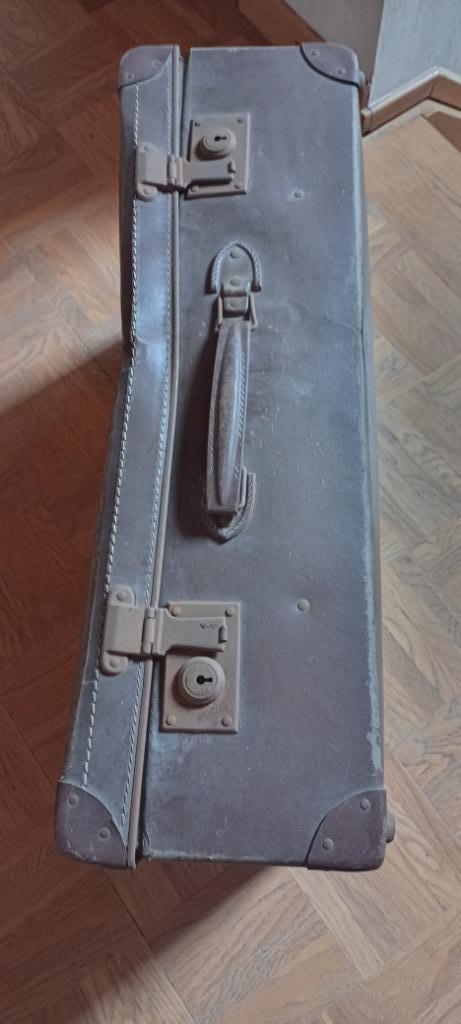 Ancienne valise, Enlèvement ou Envoi