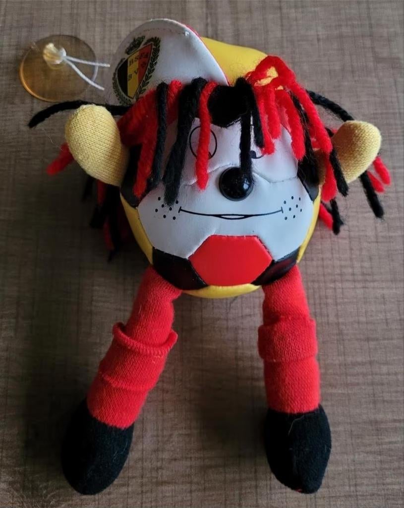 Oud voetbalpoppetje: Koninklijke Belgische Voetbalbond-KBVB, Ophalen of Verzenden, Gebruikt, Beeldje of Poppetje