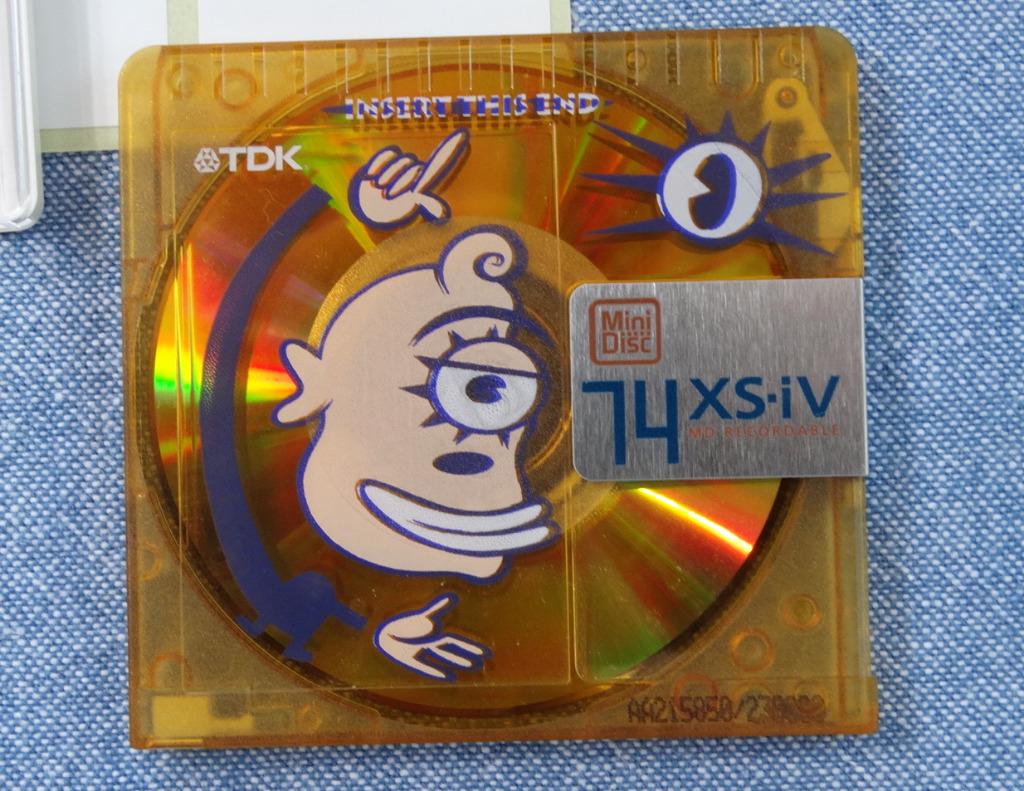 TDK XS-iV Design Line "Happy Cyclop" in absolute NIEUWSTAAT, Audio, Tv en Foto, Ophalen of Verzenden, Minidisc-recorder