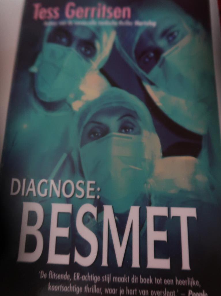 boek : thriller: diagnose :besmet Tess Gerritsen, Boeken, Ophalen of Verzenden, Gelezen, Tess Gerritsen