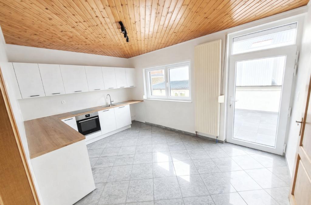 Maison SANS TRAVAUX fraîchement rénovée avec 2 garages, Immo, 150 m², Châtelet, Jusqu'à 200 m², Charleroi