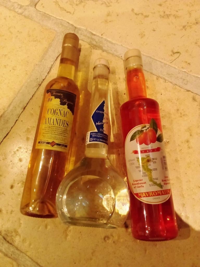 Divers alcools, liqueurs et apéritifs, Divers, Produits alimentaires, Enlèvement ou Envoi