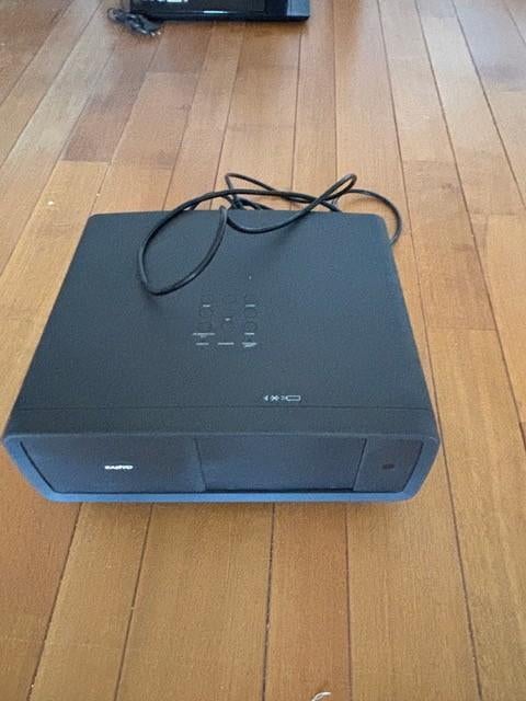video projecteur noir Sanyo PLV-Z4000, Enlèvement, Comme neuf, LCD, Sanyo PLV-Z4000