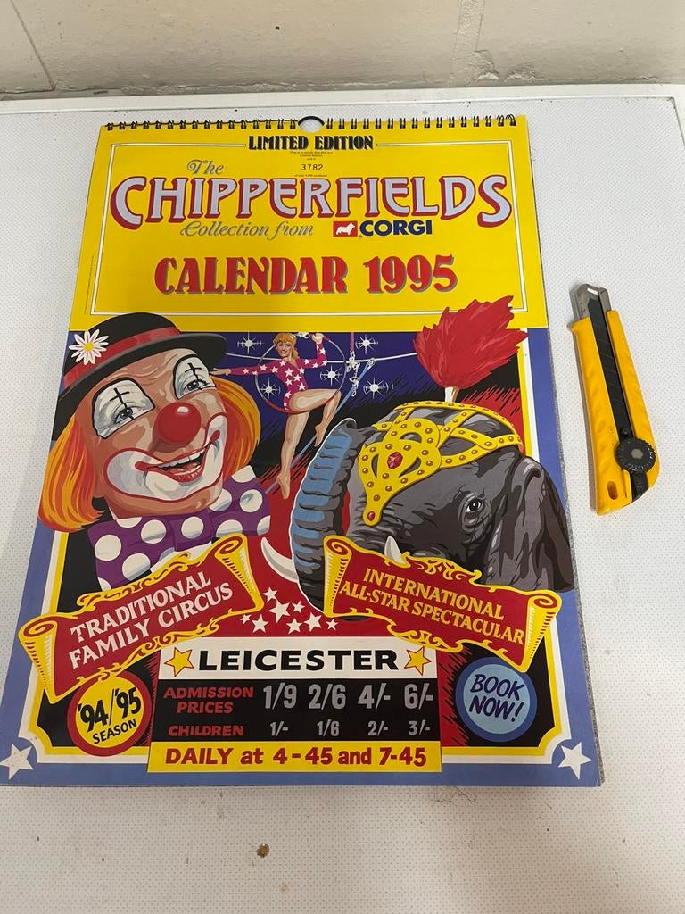 Corgi chipperfields kalender 1995, Hobby en Vrije tijd, Modelauto's | 1:32, Ophalen of Verzenden, Zo goed als nieuw, Corgi