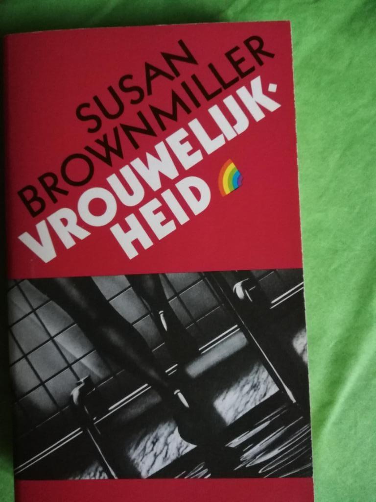 Vrouwelijkheid - Susan Brownmiller, Boeken, Sociale psychologie, Ophalen of Verzenden, Zo goed als nieuw, Susan Brownmiller