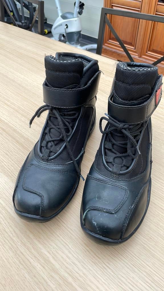 Bottine Modeka taille 43, Enlèvement