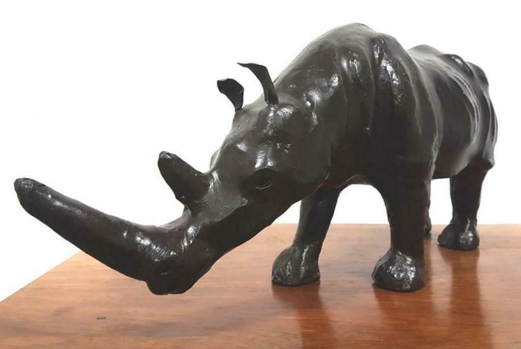 Neushoorn in leder, 25cm hoog, in prima staat, Antiek en Kunst, Kunst | Beelden en Houtsnijwerken, Ophalen of Verzenden
