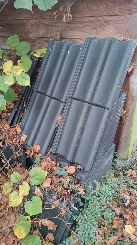 gratis dakpannen, Ophalen, Steen of Klei, Zwart, 5 tot 10 m²