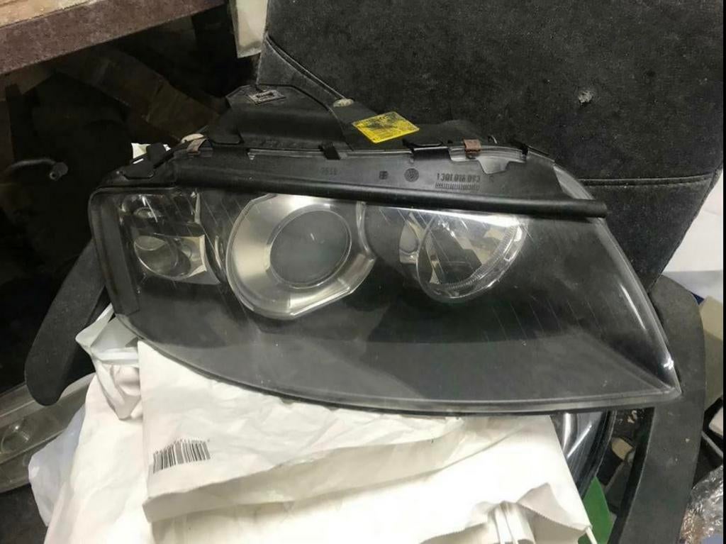 Phare droit xénon Audi A3 chassis 8P ph.1 année 2003-06, Autos : Pièces & Accessoires, Éclairage, Enlèvement ou Envoi, Utilisé