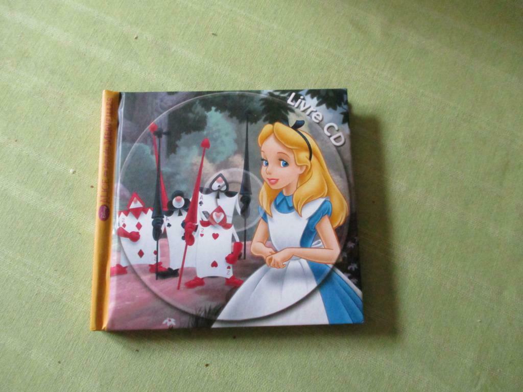LIVRE +CD "ALICE AU PAYS DES MERVEILLES"., Enlèvement ou Envoi, Fable ou Conte (de fées), 6 à 9 ans