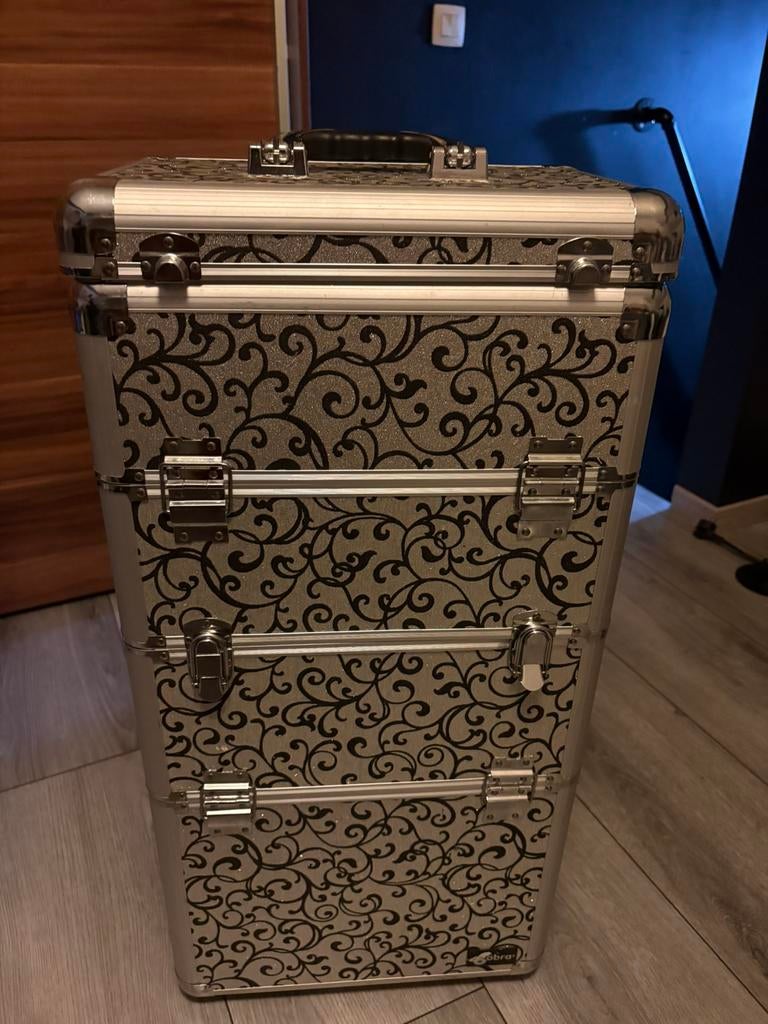 Nagelkoffer, Handtassen en Accessoires, Beautycases, Gebruikt, Grijs, Ophalen