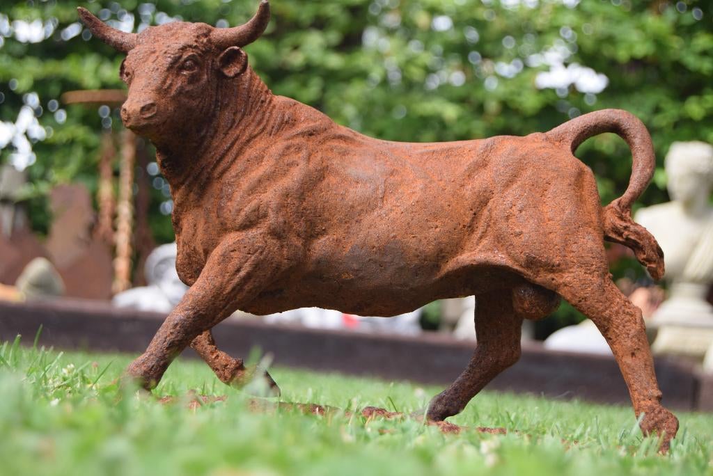 GEPATINEERDE GIETIJZEREN STIER, Tuin en Terras, Tuinbeelden, Ophalen of Verzenden, Gebruikt, Overige materialen, Dierenbeeld