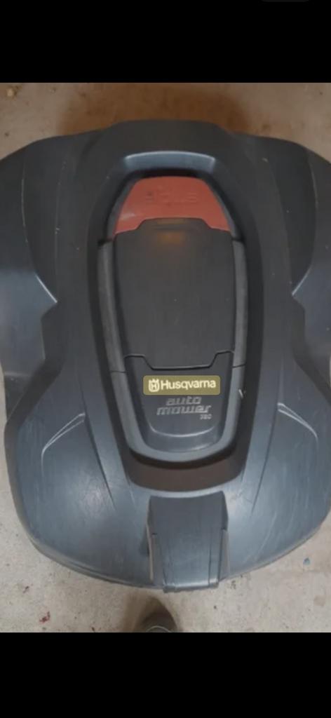 Robot tondeuse husqvarna, Enlèvement, Comme neuf