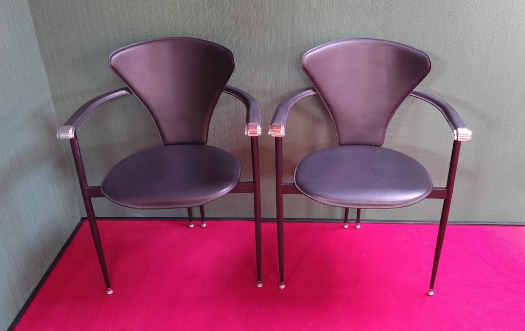 2 vintage Arrben Stiletto eetkamerstoelen, Enlèvement