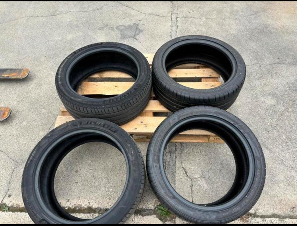 4 zomerbanden 245/40R18 michelin + dunlop banden profiel, Ophalen, Zomerbanden, Band(en)