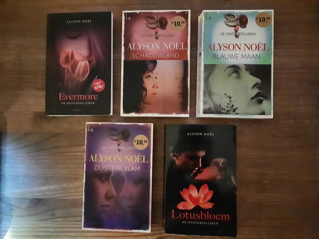De onsterfelijken - Alyson Noël : 6 boeken, Enlèvement ou Envoi, Utilisé