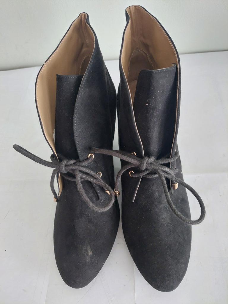 166C* ZARA - jolis boots noirs à lacet (41), Zara, Comme neuf, Boots et Botinnes, Noir
