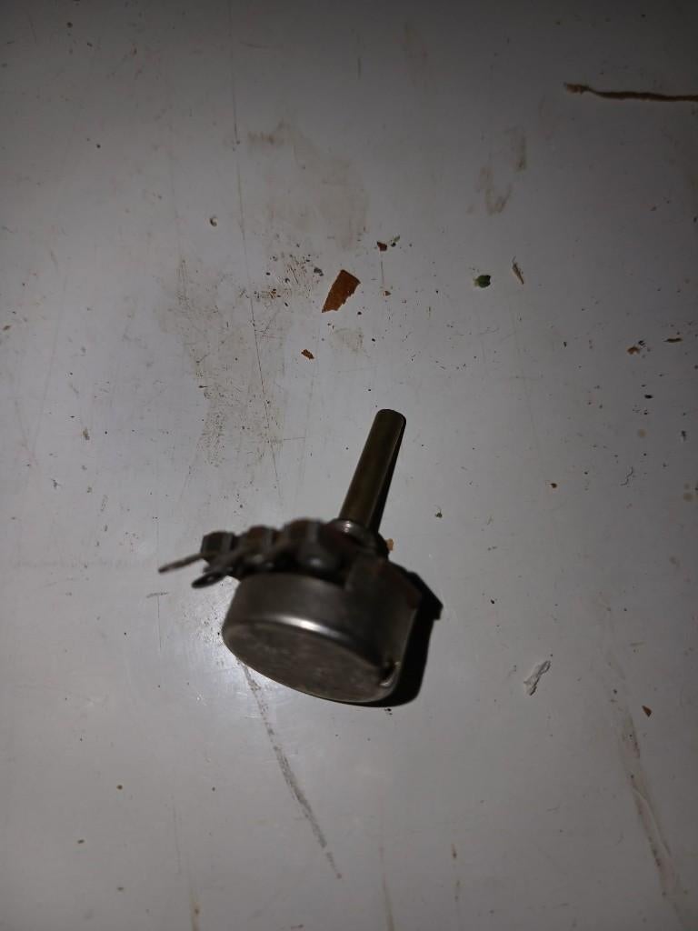 Potentiomètre 200k Ohms Linéaire (B200K) pour Électronique, Hobby & Loisirs créatifs, Composants électroniques, Enlèvement ou Envoi