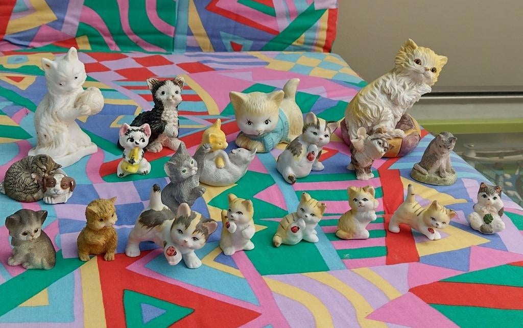 Verschillende soorten kleine decoratie beeldjes van katten., Ophalen of Verzenden, Zo goed als nieuw