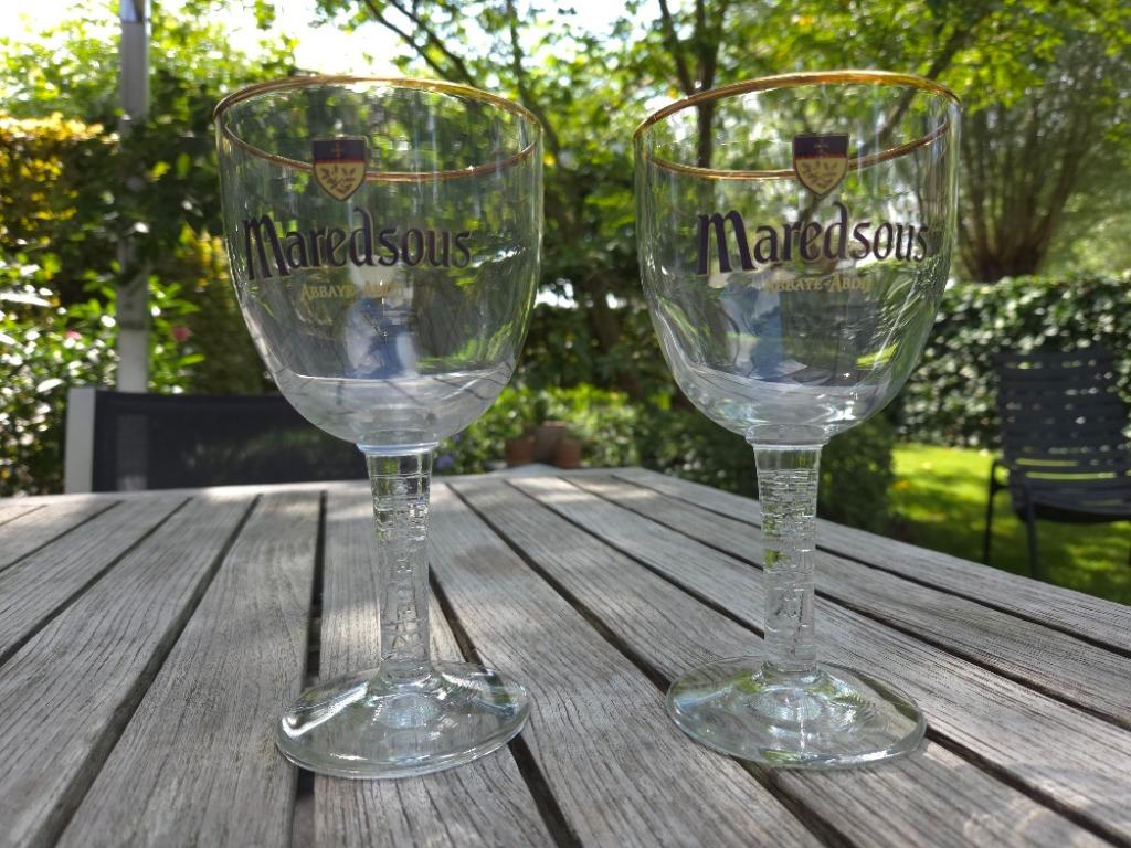 2 verres à bière Maredsous avec bord doré, Enlèvement, Neuf