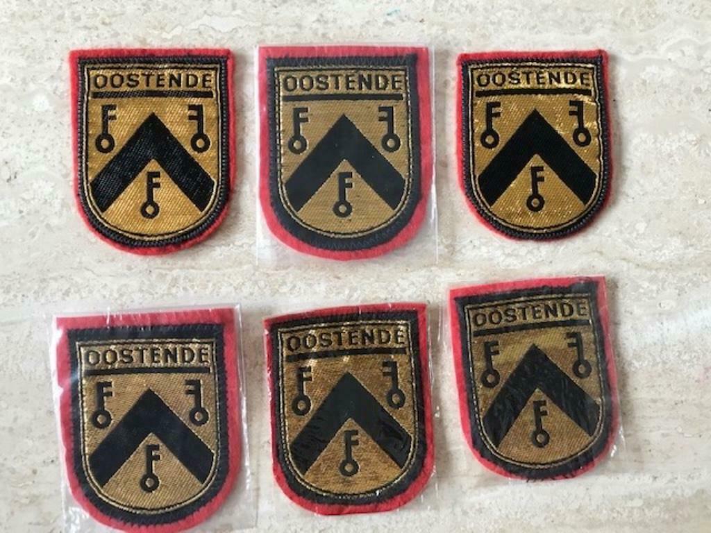 6 Opnaaibare schildjes OOSTENDE - 5,5x7cm (prijs/st) (zn996), Enlèvement ou Envoi, Neuf, Application