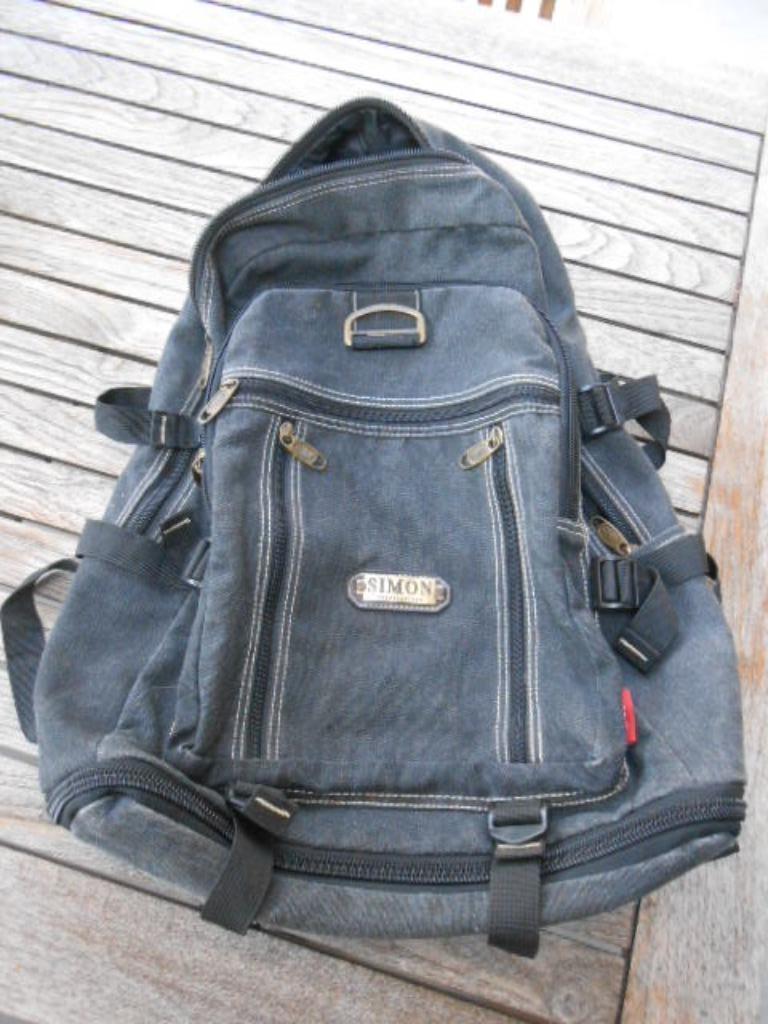 marque de sac à dos : Simon Vogueleather noir avec option or, Autres marques, Enlèvement ou Envoi, 40 cm ou plus, 45 à 60 cm