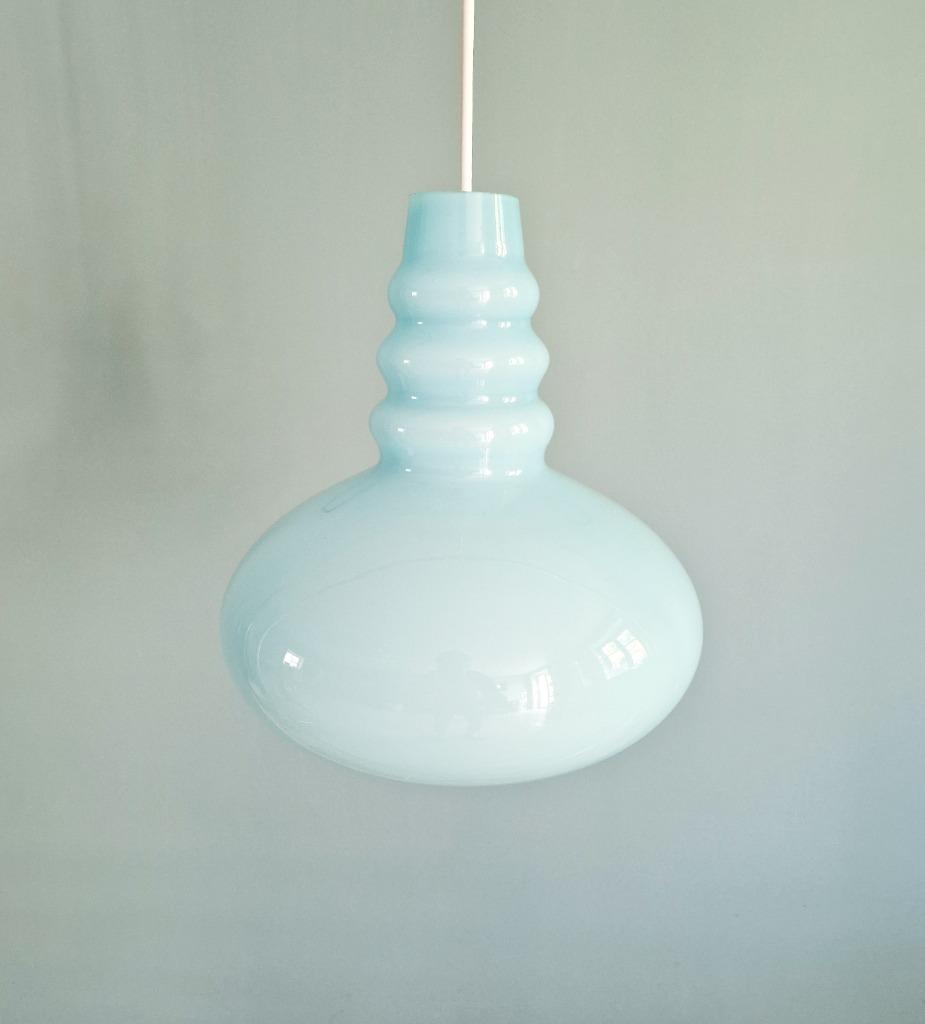 Space Age hanglamp in blauwe opaline, Peill & Putzler, 1970, Antiek en Kunst, Antiek | Verlichting, Ophalen of Verzenden