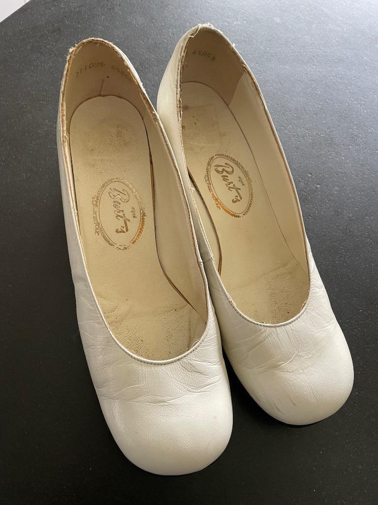 Mooie trouwschoenen maat 6,5 ( 39), Burt’s, Wit, Schoenen, Ophalen of Verzenden