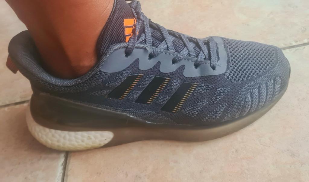 Basket adidas, Enlèvement, Comme neuf, Adidas