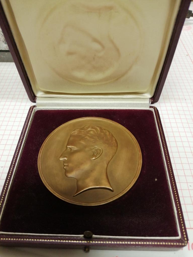 Médailles, Enlèvement, Bronze