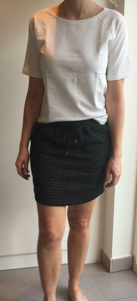 Zwart Rokje met wit motiefje van CKS (Maat S), Kleding | Dames, Rokken, Zwart, MET, Ophalen of Verzenden, Zo goed als nieuw