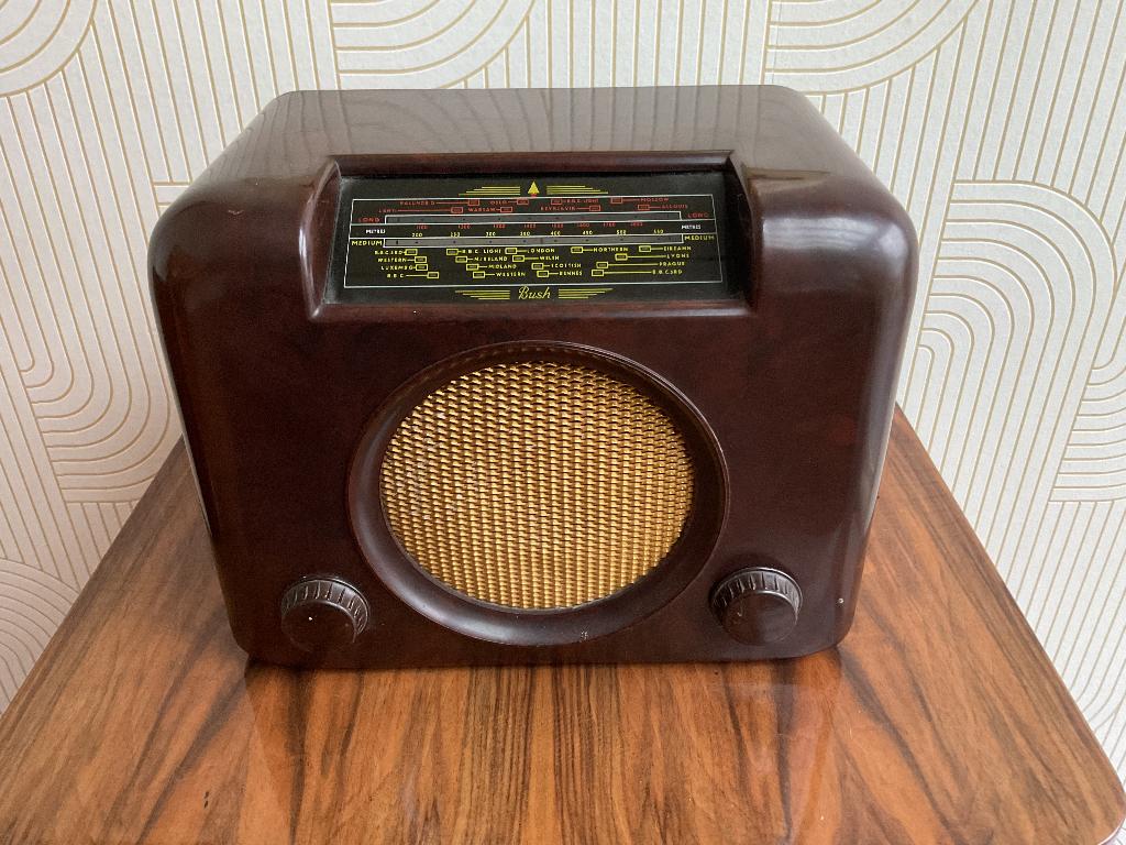 Bush radio bakeliet DAC 90 A art deco, Antiek en Kunst, Ophalen