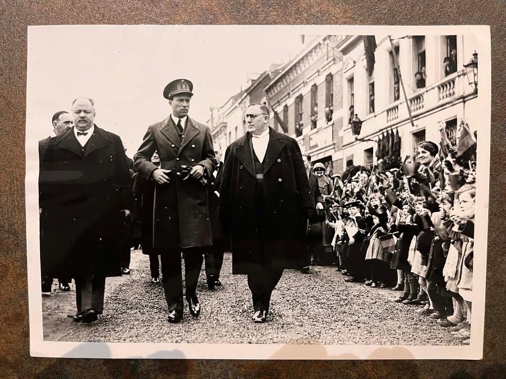 Koning Leopold III originele persfoto, Quaregnon, Borinage, Verzamelen, Ophalen of Verzenden, Gebruikt, Kaart, Foto of Prent