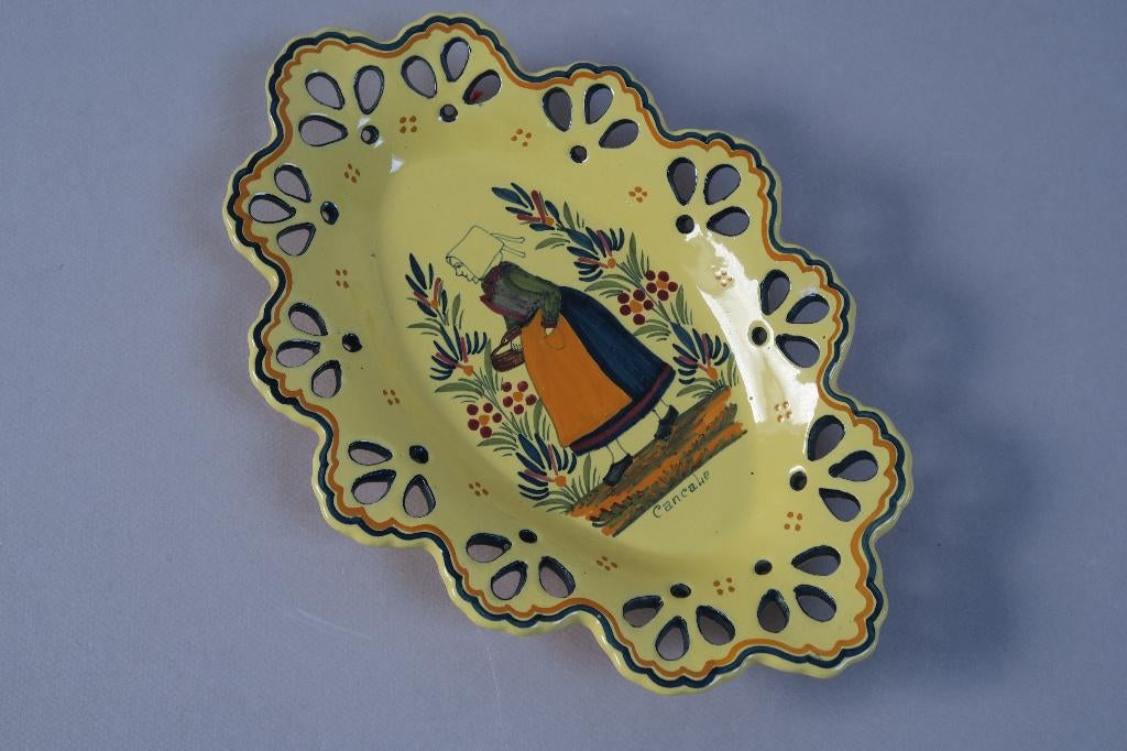 Plat en céramique Henriot Quimper Cancale, Antiquités & Art, Enlèvement ou Envoi