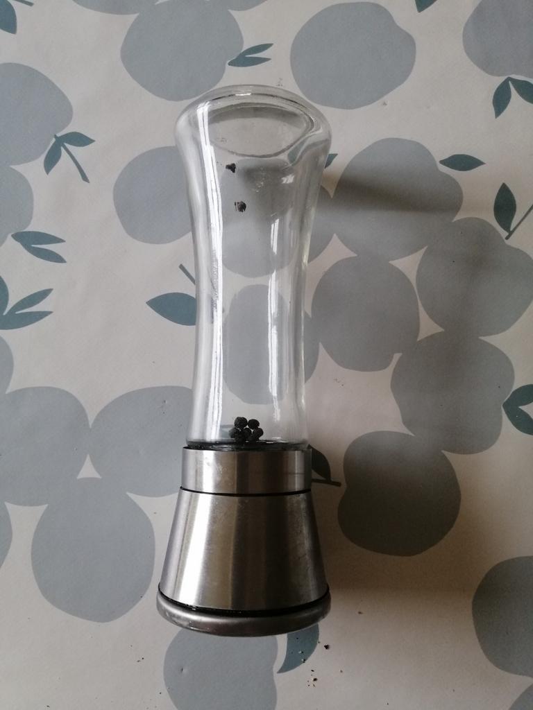 Moulin à poivre en verre H 19,5 cm, Maison & Meubles, Cuisine | Couverts, Enlèvement ou Envoi, Utilisé, Autres matériaux