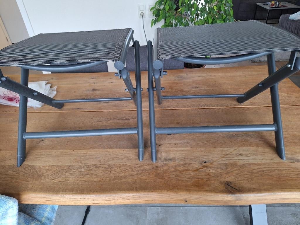 2 opvouwbare voetbankjes, Caravanes & Camping, Meubles de camping, Enlèvement, Comme neuf, Accessoire de mobilier de camping