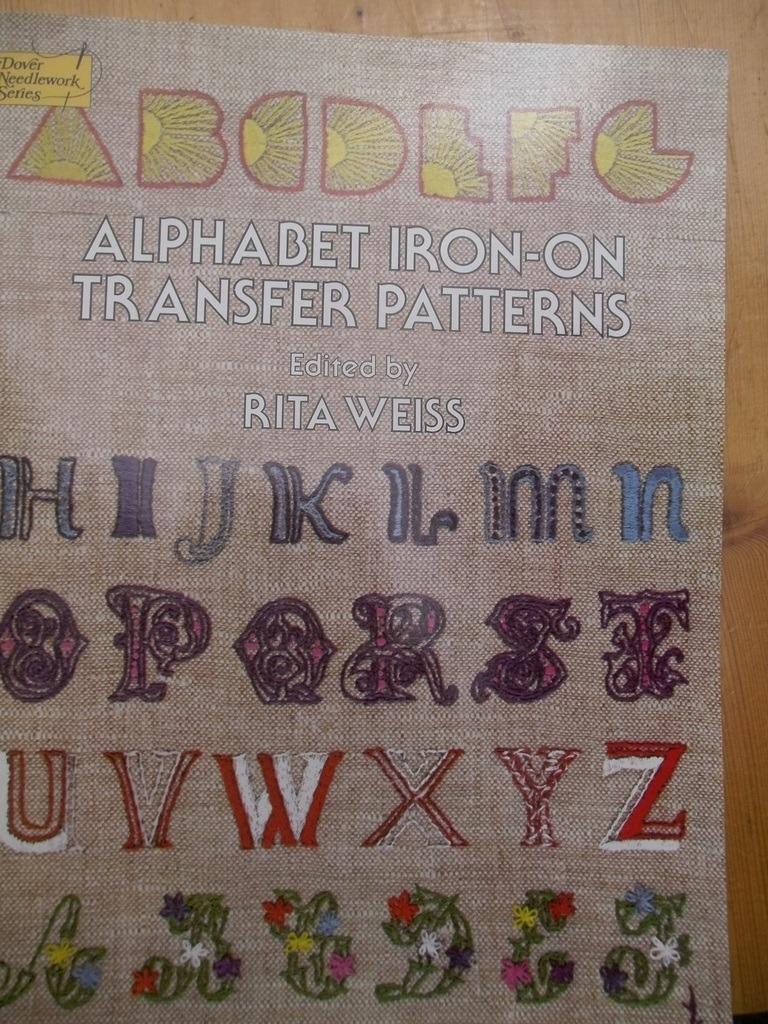 KANTKLOSSEN:  RITA WEISS: Alphabet Iron-on transfer paterns, Ophalen of Verzenden, Zo goed als nieuw, Boek of Tijdschrift