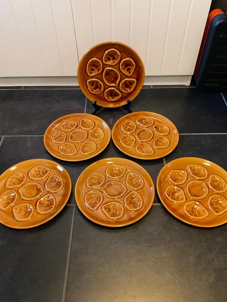 6 assiettes à huîtres françaises vintage avec relief 3D, Antiquités & Art, Antiquités | Services (vaisselle) pièces, Envoi