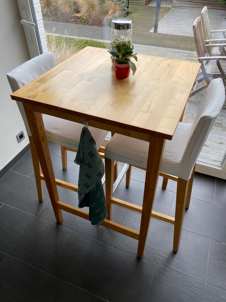 IKEA - hoge stevige tafel met twee stoelen, Maison & Meubles, Salles à manger complètes, Comme neuf, Enlèvement