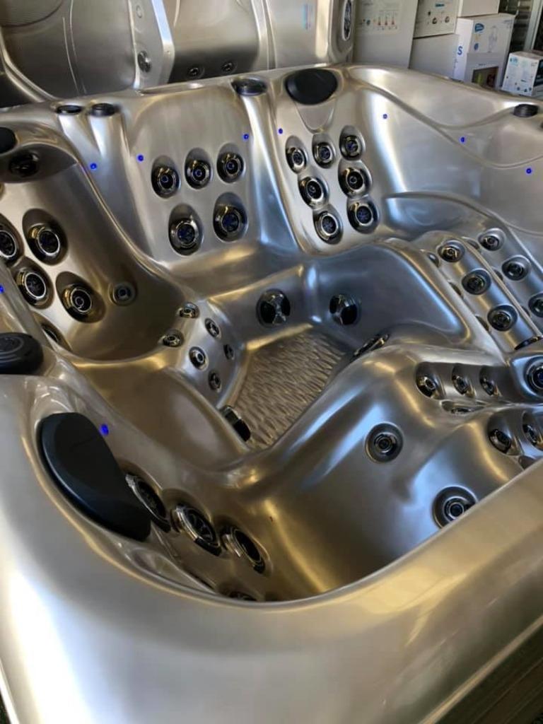 Neuf Remise-45% jacuzzi livvraison. Accessoire+plus offerts, Bricolage & Construction, Enlèvement, Neuf