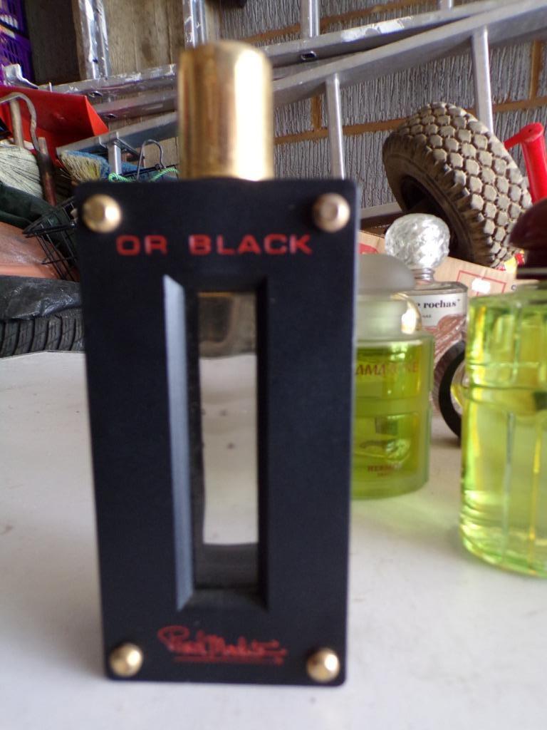 FLACON OR BLACK de PASCAL MORABITO, Utilisé, Bouteille de parfum