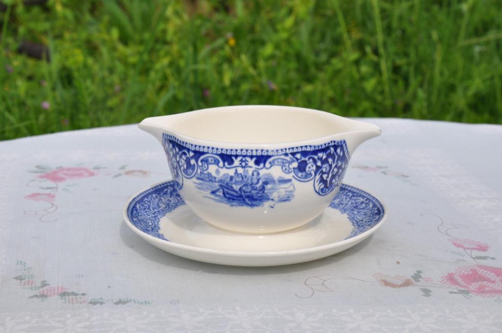 sauciere monobloc petrus regout maastrich  decor castillo, Ophalen of Verzenden