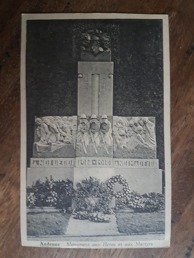 Carte postale Andenne Monument aux Martyrs Guerre, Enlèvement ou Envoi, 1920 à 1940, Affranchie, Namur