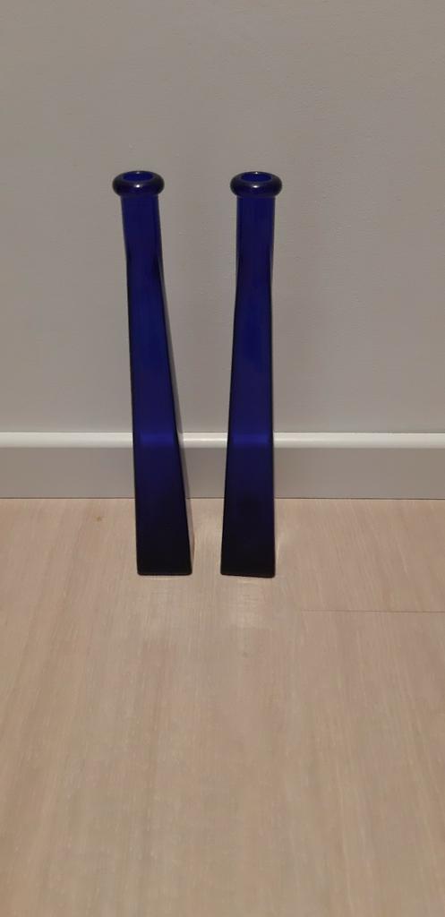 2 vases bleus de 32 cm de haut, Enlèvement ou Envoi, Comme neuf, Bleu