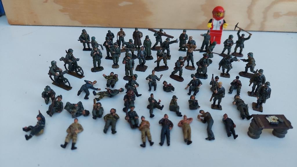 Duitsers 1/72 geschilderd, Hobby en Vrije tijd, Ophalen of Verzenden, Zo goed als nieuw, 1:50 tot 1:144