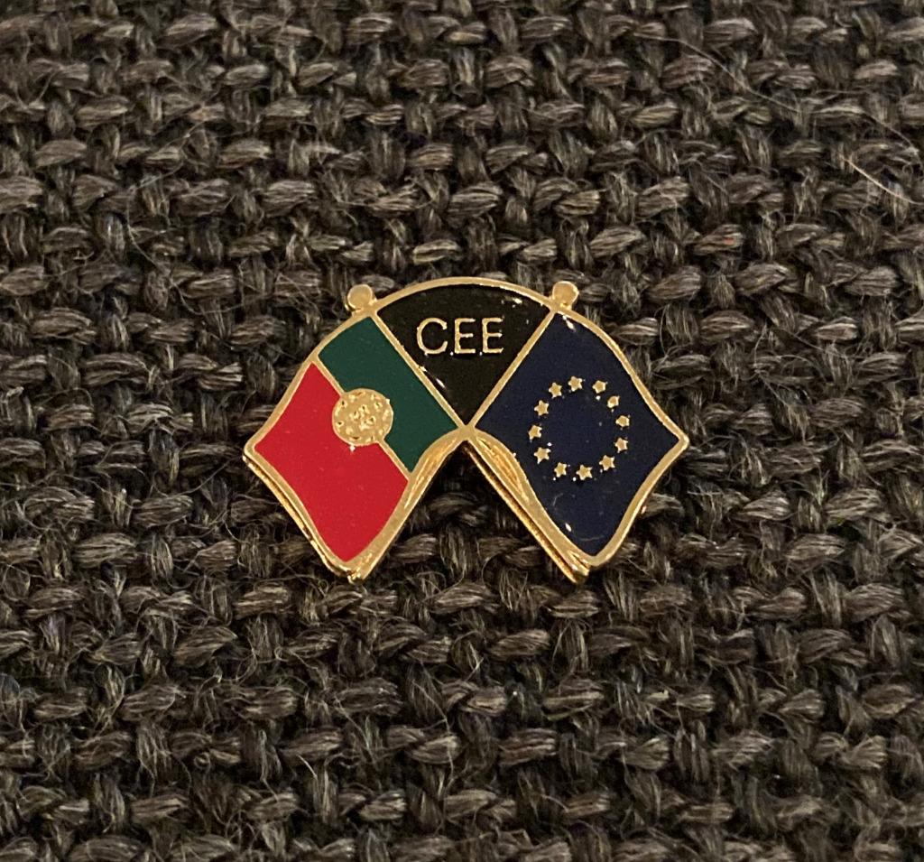 PIN - CEE - PORTUGAL - EUROPA - VLAG - DRAPEAU - EUROPE, Verzenden, Gebruikt, Stad of Land, Speldje of Pin