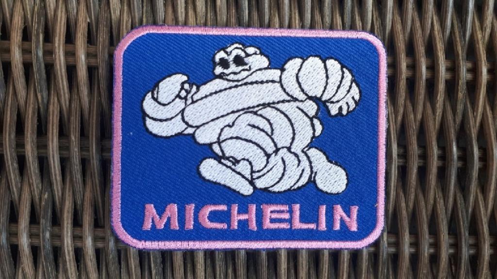 Michelin pink (= roze) strijk patch embleem - 76 x 62 mm, Ophalen of Verzenden, Nieuw