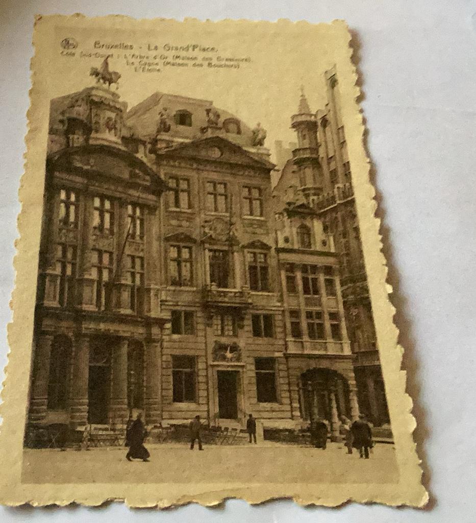 Bruxelles la Grand Place, Enlèvement ou Envoi, Non affranchie