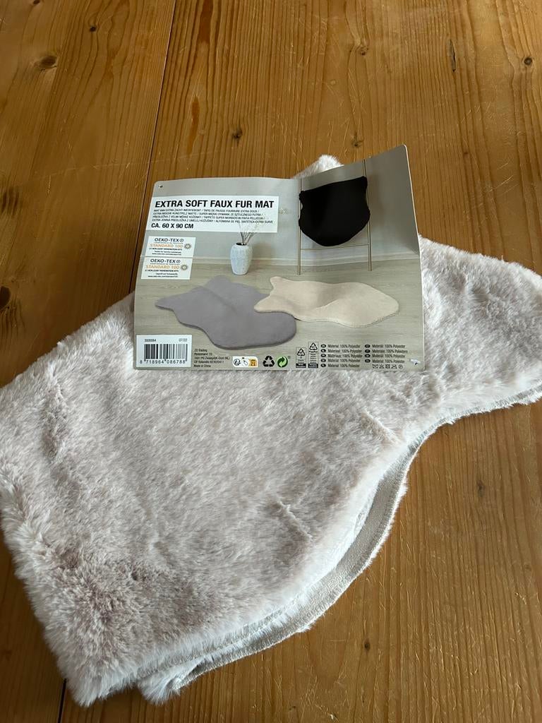 Imitation peau de mouton beige neuf, Enlèvement ou Envoi, Neuf