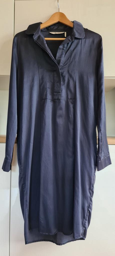 Lange jurk 'And Less' (maat: 38), Kleding | Dames, Jurken, Nieuw, Maat 38/40 (M), Blauw, Onder de knie, Ophalen of Verzenden
